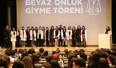 BİLGİ Sağlık öğrencileri beyaz önlüklerini giyerek mesleğe ilk adımlarını attı