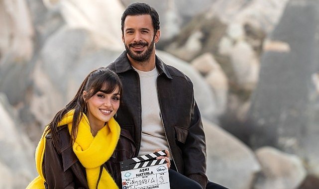 Hande Erçel ve Barış Arduç’un başrollerinde yer aldığı ‘Aşkı Hatırla’ dizisi çok yakında Disney+’ta!